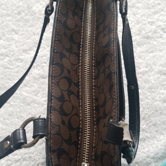Authentic Coach Tote **MOVING SALE** - Picture 5 of 8